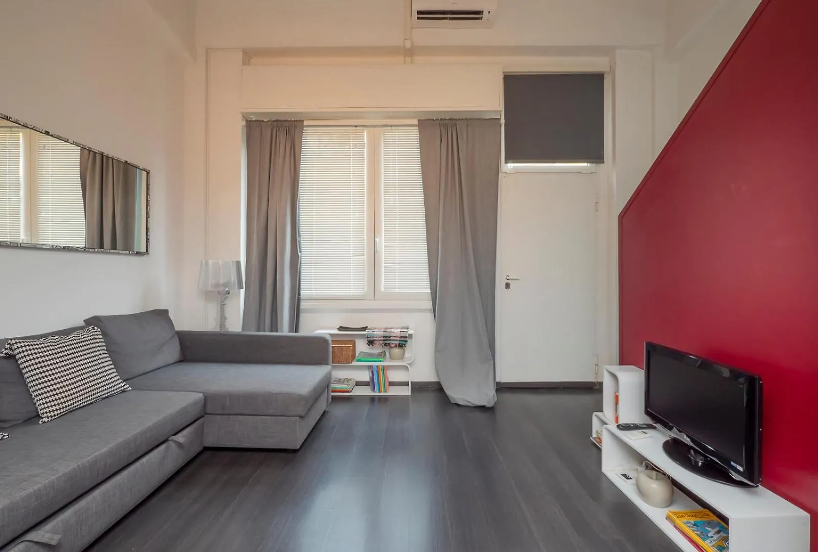 Youhosty - Porta Romana Studio Sx Milan 0*,  Italy